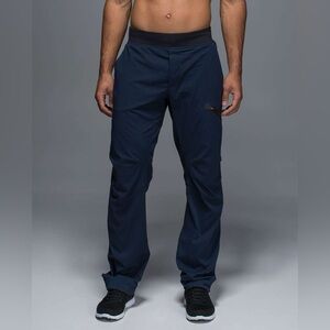 Lululemon Men’s SeaWall Track Pants  Medium Navy/Black
